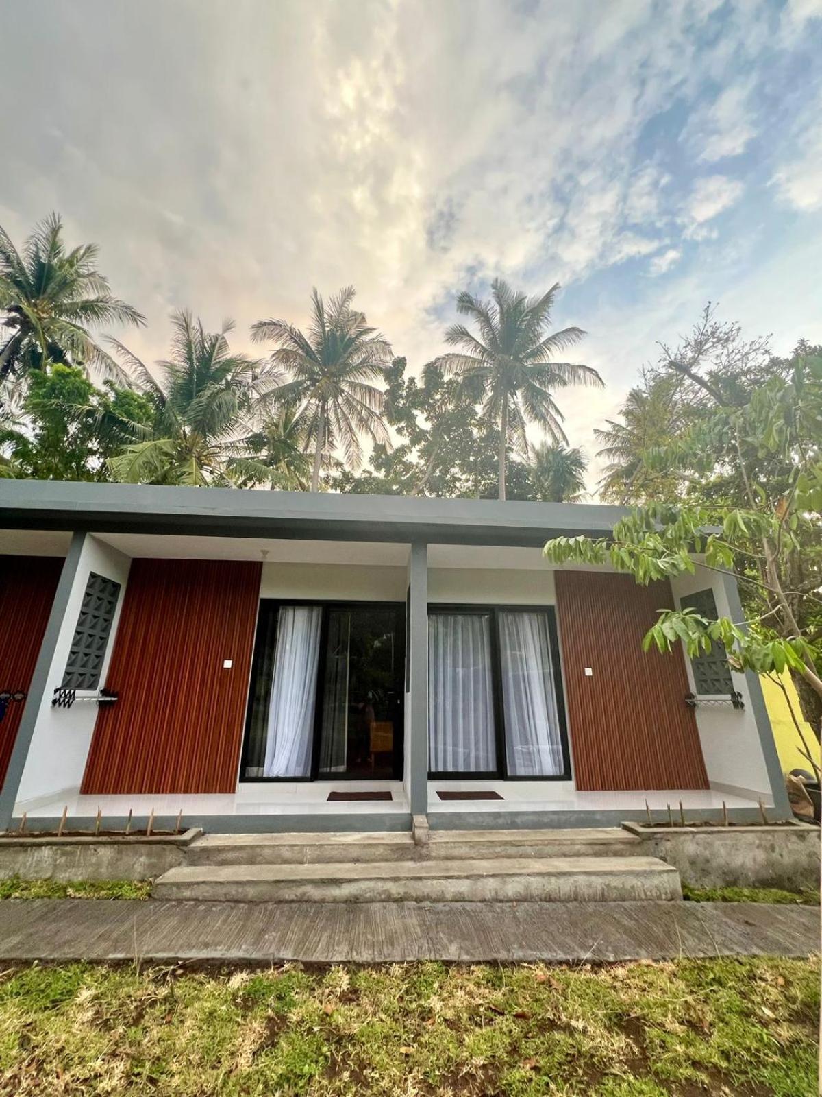 Makarma Resort Lombok Senggigi Exterior photo