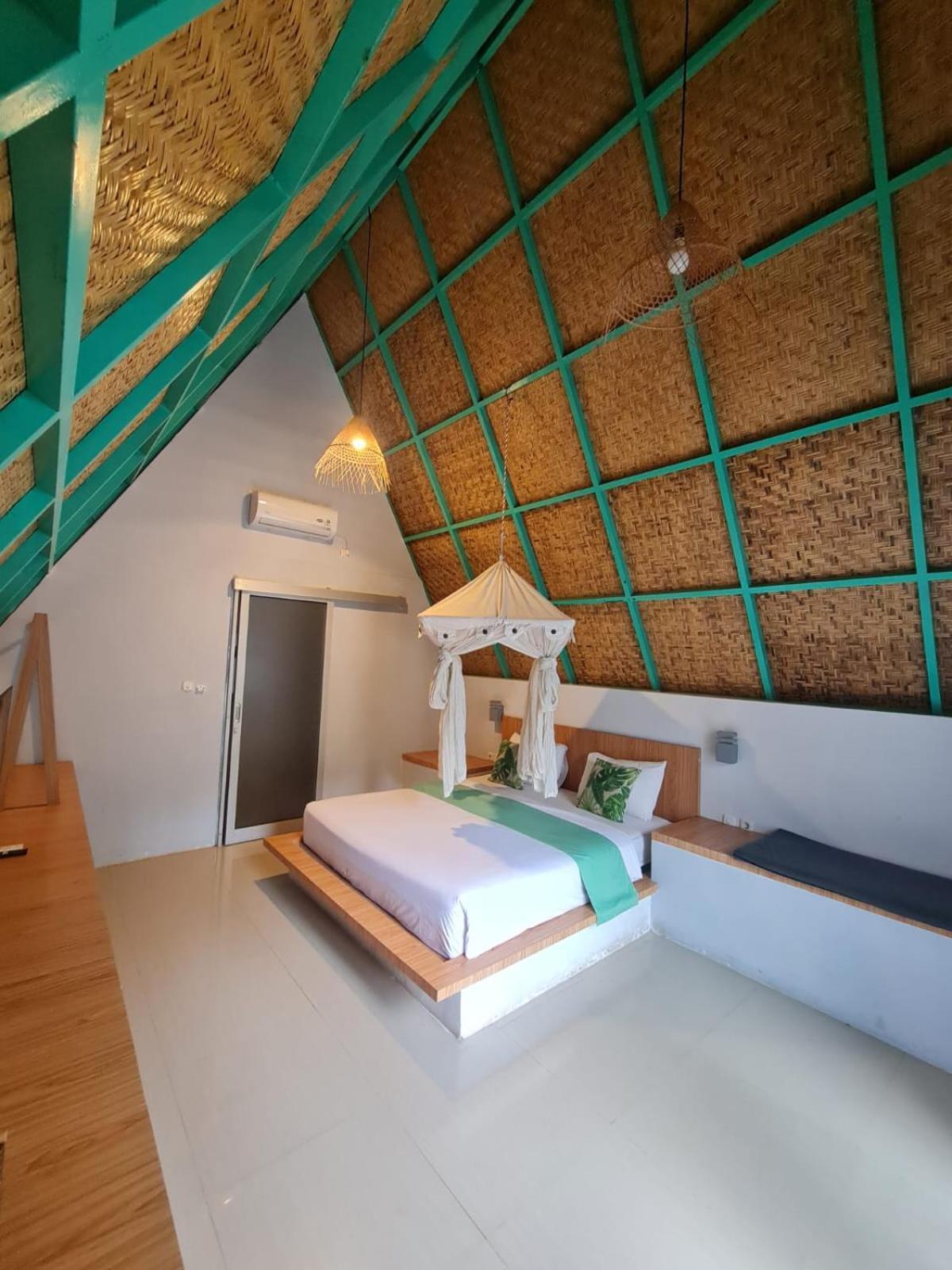 Makarma Resort Lombok Senggigi Exterior photo