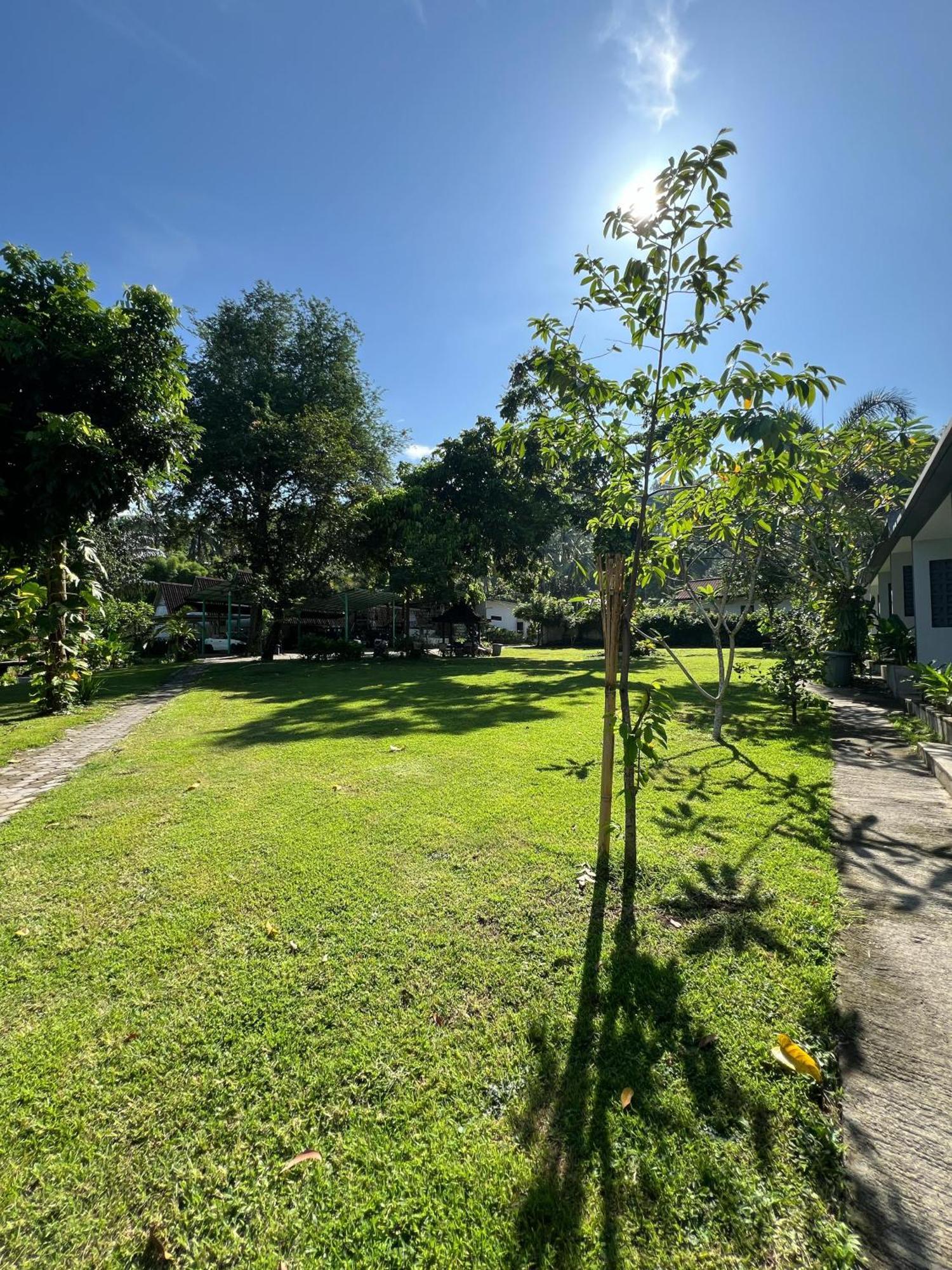 Makarma Resort Lombok Senggigi Exterior photo